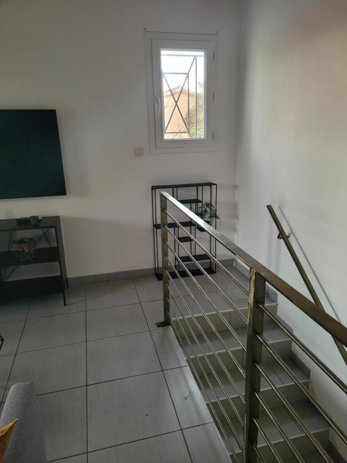 Appartement Avec Exterieur Aigues-Mortes Exteriör bild
