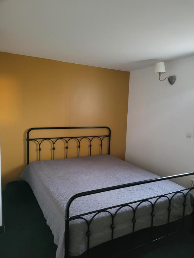 Appartement Avec Exterieur Aigues-Mortes Exteriör bild